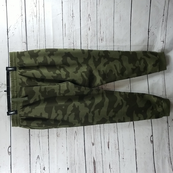 Calvin Klein Joggers XL - Picture 8 of 12